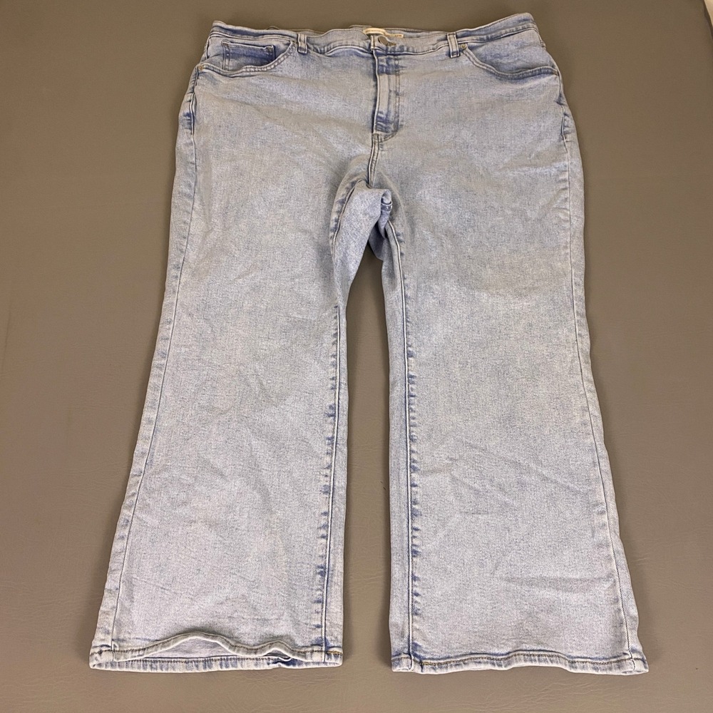 Levi's Light Wash Women’s Jeans - Classic Straight Leg